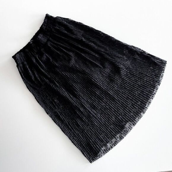 Blashe / Lace Skirt / Spring / Size Medium - Picture 2 of 7